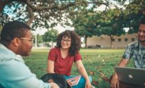 Hulp aan buitenlandse studenten die door Covid zonder job zitten.