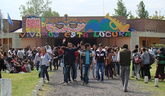 Mil jóvenes por una “locura”