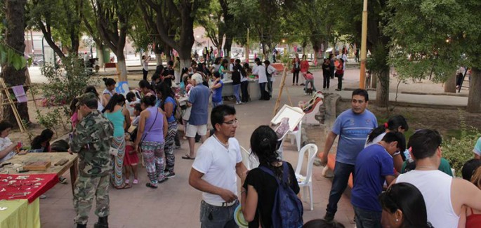 Los artesanos y el arte en la plaza