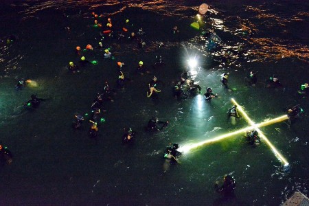 Via Crucis submarino en Puerto Madryn, Argentina.