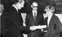 Chiara receiving templeton Prize inn 1977