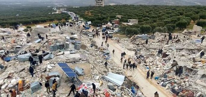 Księżyc nad gruzami: świadectwa z Turcji i Syrii
