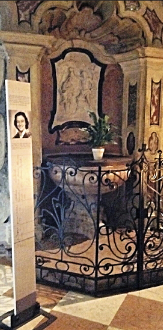 Una stele per Chiara Lubich