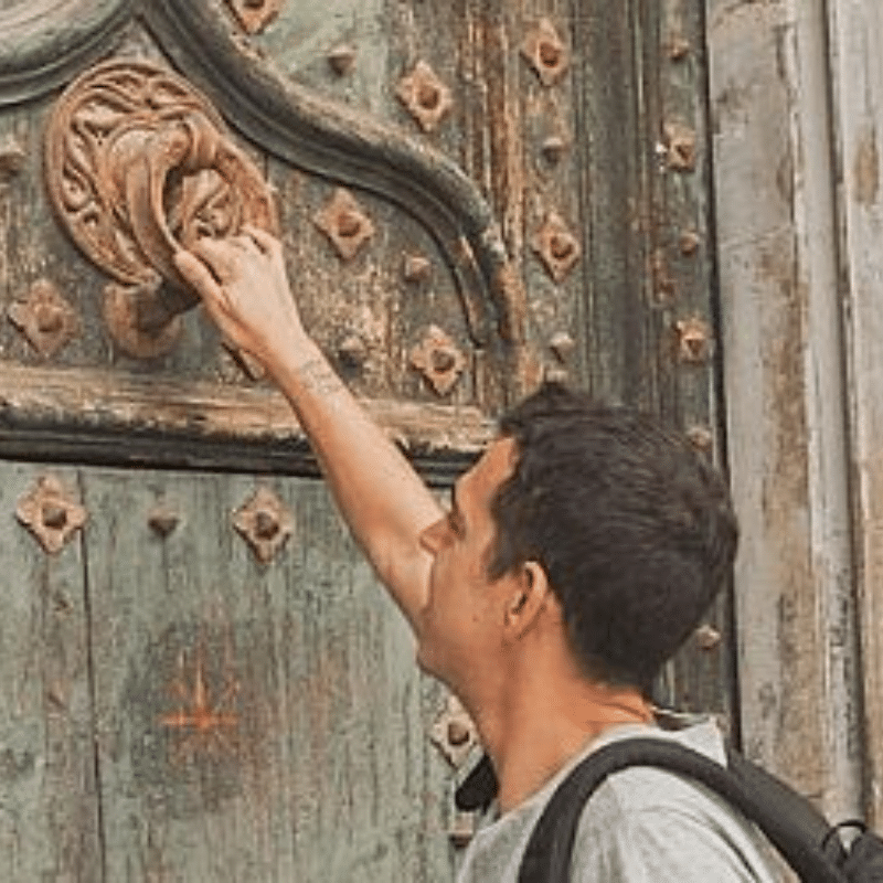 Maravilla Incesante Calma Mira que estoy a la puerta y llamo; si alguno oye mi voz y me abre la puerta, entraré en su casa y cenaré con él y él conmigo» (Ap 3, 20). - Maravilla Incesante Calma Mira que estoy a la puerta y llamo; si alguno oye mi voz y me abre la puerta, entraré en su casa y cenaré con él y él conmigo» (Ap 3, 20). -