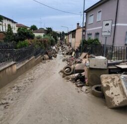 Alluvione Emilia-Romagna: la speranza che resiste al fango