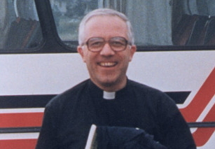 格斯密諾.方祖圖神父(Don Cosimino Fronzuto)