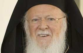 宗主教巴爾多祿茂一世（Patriarch Bartholomew I）訪問普世博愛運動的盧比亞諾小城
