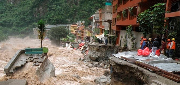 秘魯：兩個月活於滂沱大雨下